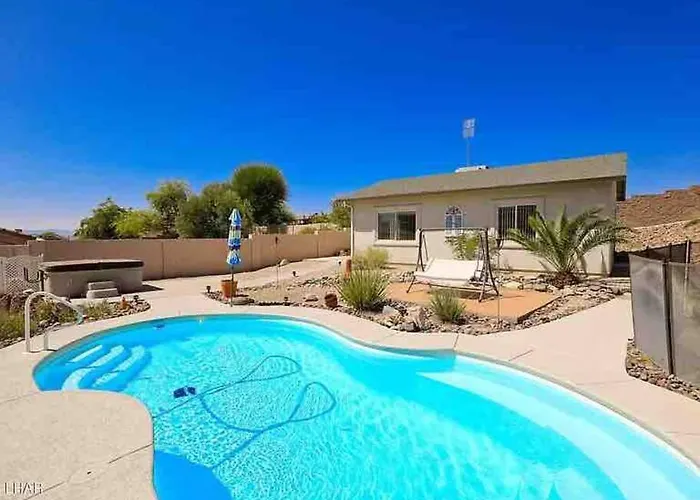 Jacuzzi Pool & Casita Wifi Ac Tvs Rv Boat Parking Holiday home *