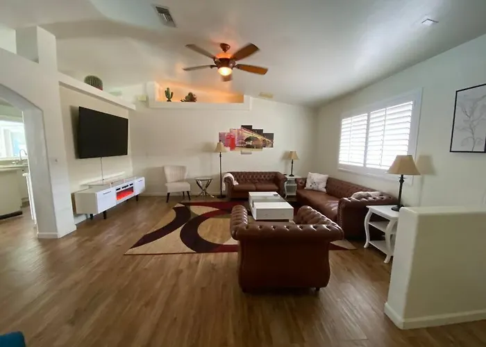 Holiday home Jacuzzi Pool & Casita Wifi Ac Tvs Rv Boat Parking Lake Havasu City