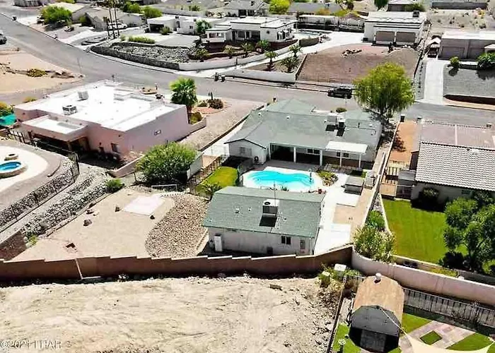 Jacuzzi Pool & Casita Wifi Ac Tvs Rv Boat Parking Holiday home