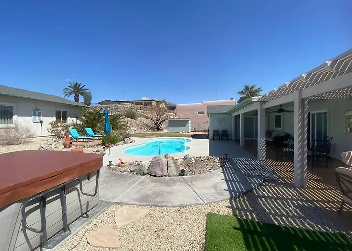 Holiday home Jacuzzi Pool & Casita Wifi Ac Tvs Rv Boat Parking Lake Havasu City