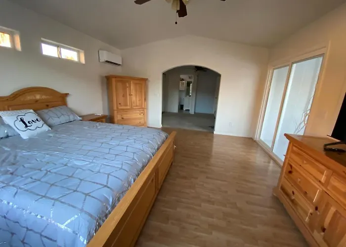 Jacuzzi Pool & Casita Wifi Ac Tvs Rv Boat Parking Lake Havasu City