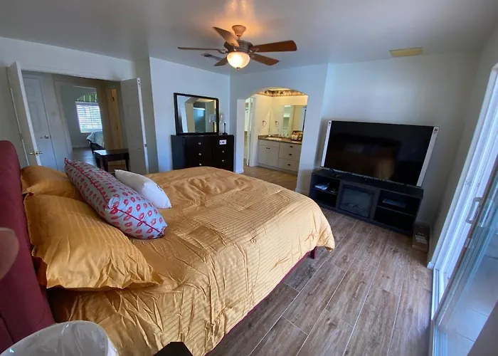 Jacuzzi Pool & Casita Wifi Ac Tvs Rv Boat Parking * Lake Havasu City