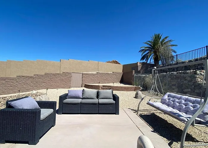 Jacuzzi Pool & Casita Wifi Ac Tvs Rv Boat Parking Holiday home