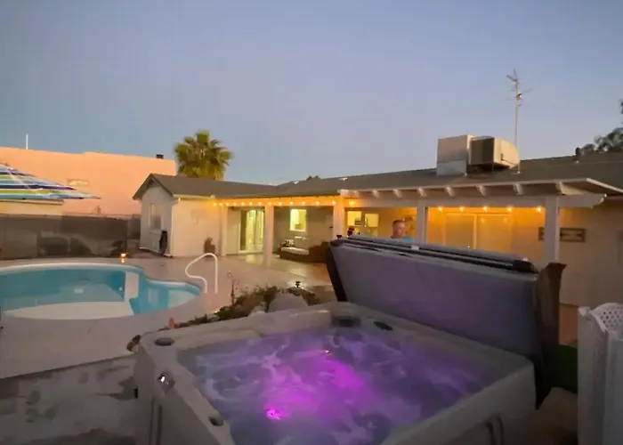 Jacuzzi Pool & Casita Wifi Ac Tvs Rv Boat Parking Lake Havasu City
