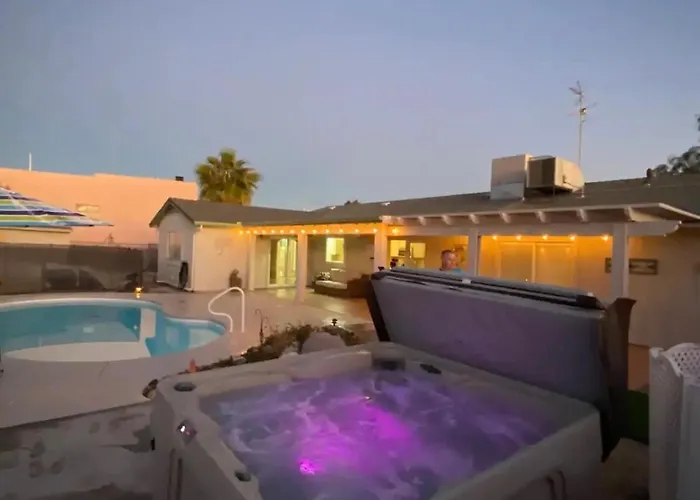 Jacuzzi Pool & Casita Wifi Ac Tvs Rv Boat Parking Lake Havasu City
